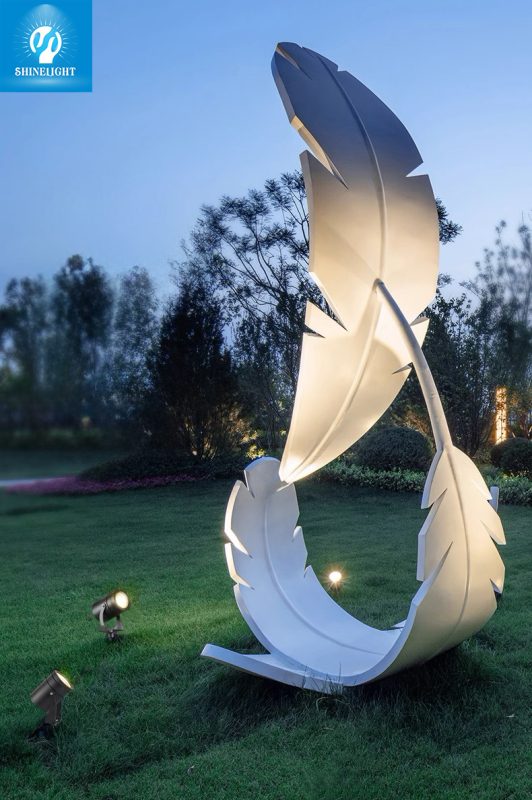 Đèn cắm cỏ chiếu cây