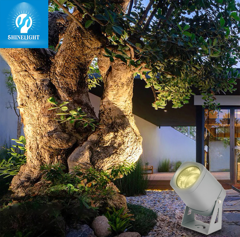 đèn cắm cỏ chiếu cây