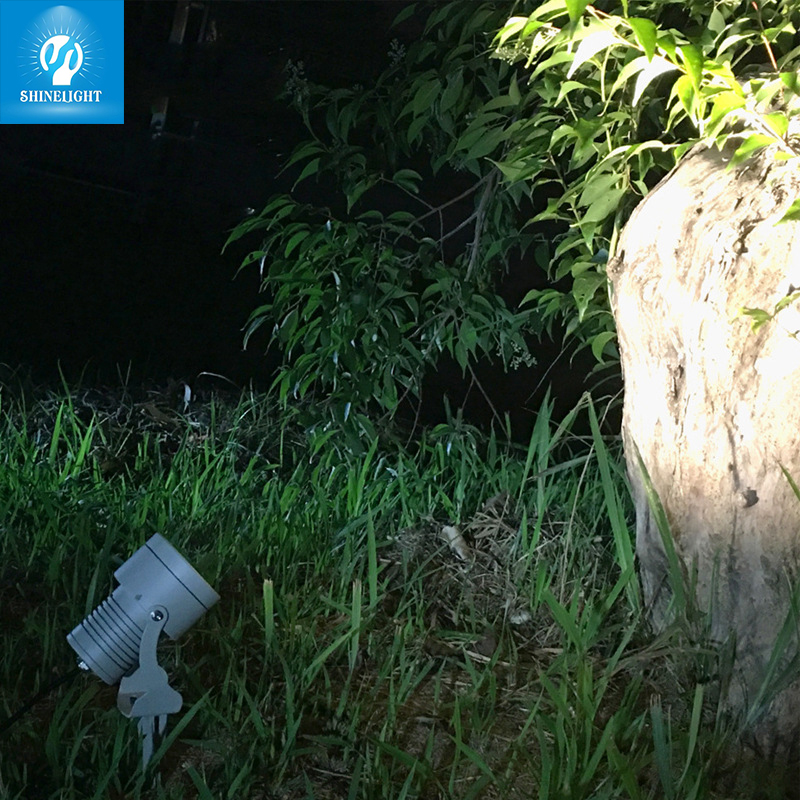 đèn cắm cỏ chiếu cây nhôm