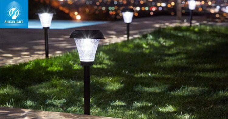 Đèn cẳm cỏ Solar