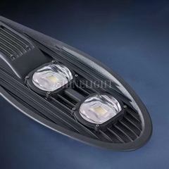 den-nang-luong-mt-02 Đèn đường năng lượng mặt trời 100W